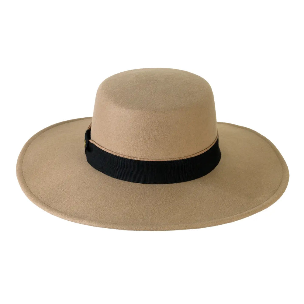 cappello canotto a tesa larga piatta in lana merinos da donna color beige seta foto con vista frontale 1 primario nesti